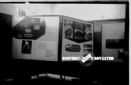 Sebuah stand pameran dalam peringatan HUT Kemerdekaan Republik Indonesia di Surabaya, 17 – 8 – 1962