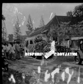 Mobil jenazah yang digunakan untuk mengangkut Alm. Bpk. Sudjiman, tahun 1958