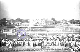 Suasana upacara Peringatan hari pahlawan foto diambil dari gedung kantor gubernuran  Surabaya,  1...