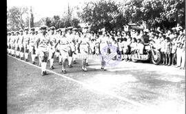 Kontingen peleton dari Pemuda Pelajar dalam pawai peringatan HUT Kemerdekaan Republik Indonesia d...