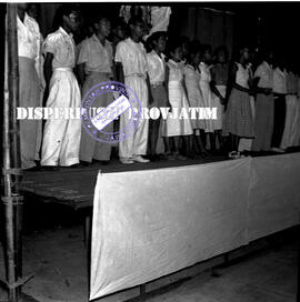 Suasana malam peringatan hari buruh di Surabaya, 1 – 5 – 1954