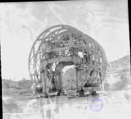 Proyek Kali Brantas Karangkates. Pembuatan terowongan cur.  Tahun 1969