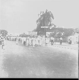 Suasana demonstrasi Anti Armada ke VII  Amerika Serikat (AS) di Surabaya, tahun 1964