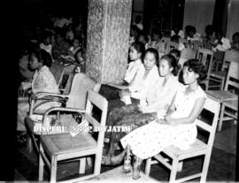 Peringatan Hari Kartini di Surabaya. 21 April 1957. Tamu undangan
