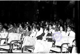 Para undangan bapak-bapak pada peringatan Hari Kartini di Balai Pemuda  Surabaya, 21 – 4 – 1960