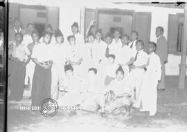 Foto bersama para santri pondok pesantren tebu ireng Jombang, tanggal 13 mei 1952