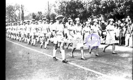 Kontingen peleton dari Pemuda Pelajar dalam pawai peringatan HUT Kemerdekaan Republik Indonesia d...