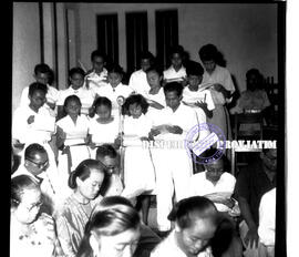 Acara pembacaan bersama pada ceramah PNI (Partai Nasional Indonesia) di tegalsari Surabaya, 29 – ...