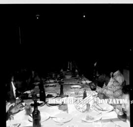 Kunjungan Sekjen di stand pameran CFI di Surabaya, tahun 1958