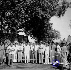 Pembukaan trajek bus Malang-Surabaya oleh sdr. Siswo (Damri) para para pegawai dan karyawan bus d...