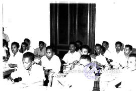 Suasana Konferensi Dinas PETERA (Pengerahan Tenaga Rakyat) Perwakilan Jawa Timur di Surabaya, 17 ...