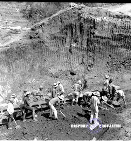 Proyek Pembangunan PLTA Karangkates Malang  , 28 Agustus 1969