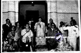 Resepsi peringatan Hari Kemerdekaan Republik Indonesia ketika melintas di Gedung Negara Grahadi S...