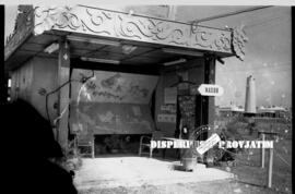 Stand – stand pemerintah pada pameran CEFI (Center For Economical Fairs of Indonesia) di Surabaya...