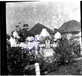 Peringatan 1000 hari wafatnya Residen Pamoeji, Pamoedji adalah seorang tokoh residen surabaya yan...