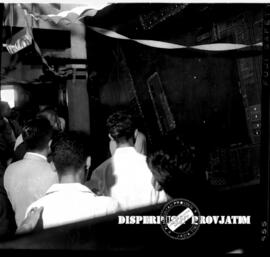Suasana eksposisi / pameran operation board maritim pada Hari Maritim di Surabaya, tahun 1963