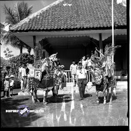 Kesenian Jaran Kecak / Jaran Kepang Desa Supit Urang, Lumajang, foto diambil pada saat promotion ...