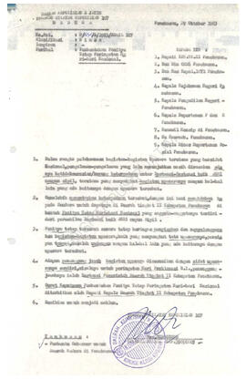 Surat dari pembatu Gubernur di Pamekasan kepada Bupati KDH TK II Pamekasan tentang pembentukan pa...