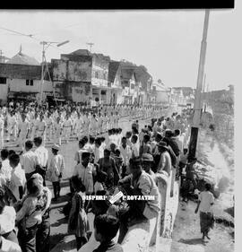 Group kesatuan Reog Ponorogo Ki Ageng  Mangir Rangkah Surabaya dalam pawai peringatan dasawarsa A...