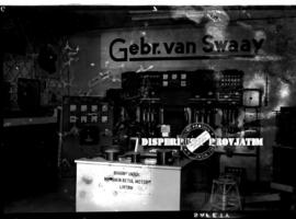 Stand pameran dari Gebr.Van Sway yang memproduksi motor listrik buatan asli Indonesia pada pamera...