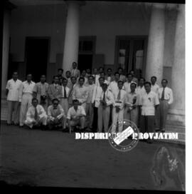 Para panitia Kongres GMNI (Gerakan  Mahasiswa Nasional Indonesia) sedang berfoto bersama di kanto...