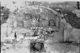 Tsing Bing, sebuah pemakaman china dengan berbagai sesaji, 5  – 4 - 1945