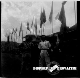 Suasana luar gedung, bendera dari berbagai perguruan tinggi se Indonesia pada kongres ke II Majel...