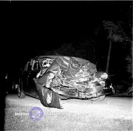 Kondisi Foto kondisi mobil dr. Saleh setelah terjadi di peterongan Jombang, 7 – 6 - 1952