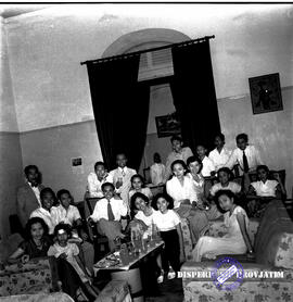 Para tamu udangan acara lebaran di gubernuran, 26 – 6 – 1952