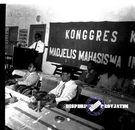 Suasana pada kongres ke II Majelis Mahasiswa Indonesia di Surabaya, 25 – 2 – 1959