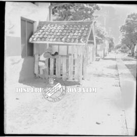 Suasana kerja bhakti menyambut peringatan Hari Kebangkitan Nasional, sekitar Jl.  Rangkah Gang VI...
