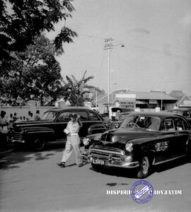 Pemeriksaan mobil dan pengendara di Kota Surabaya, tgl 28 Juli 1951