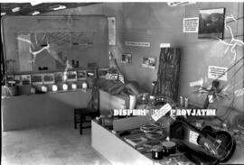 Stand – stand pemerintah pada pameran CEFI (Center For Economical Fairs of  Indonesia) di Surabay...