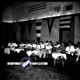 Suasana resepsi jamuan makan malam menyambut kedatangan klub sepak bola Lokomotif Rusia, 19 – 11 ...